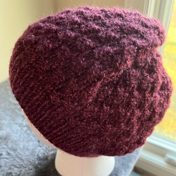 Gorgeous Burgundy Hand Knit Hat - Picture 1 of 4